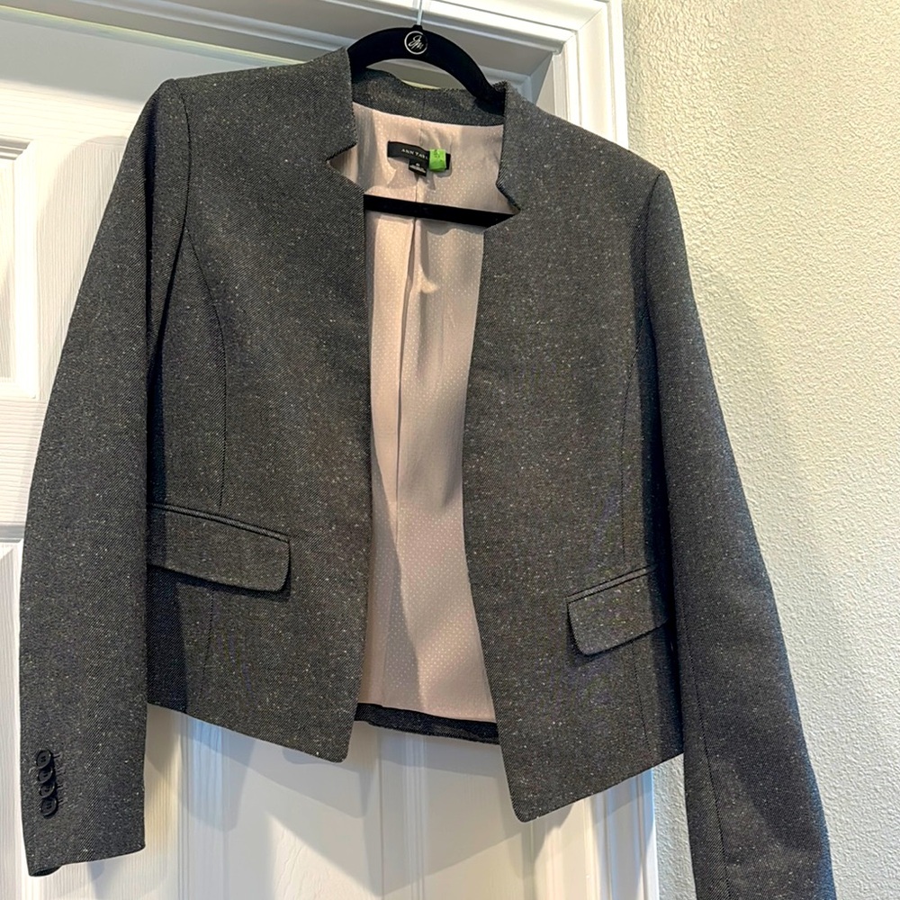 Ann Taylor Gray Structured 2 Piece Skirt Suit Modern Professional Cut